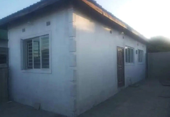 1-bedroom-flat-for-rent-in-meanwood-big-0