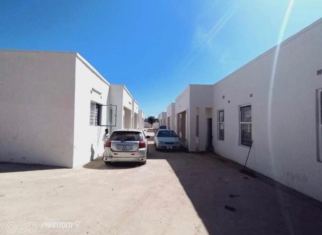 neat-and-spacious-bedsitters-for-rent-in-meanwood-big-2