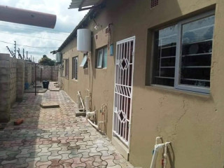 2-bedroom-flat-for-rent-in-meanwood