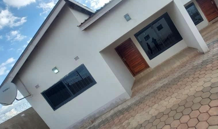 2-bedroom-flat-for-rent-in-chalala-big-9