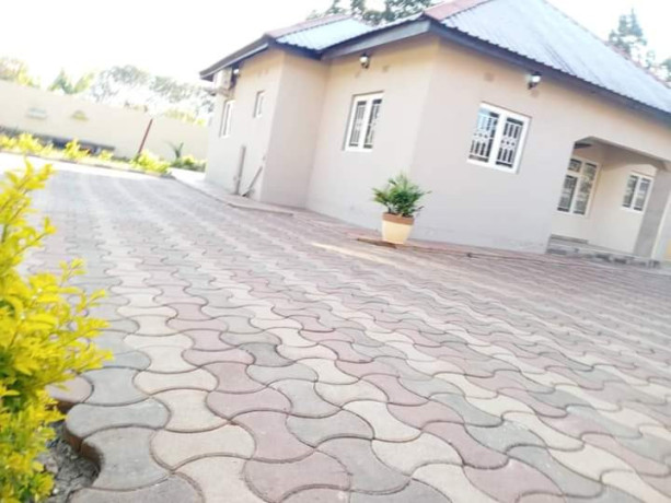 3-bedroom-flat-for-rent-in-new-kasama-big-4