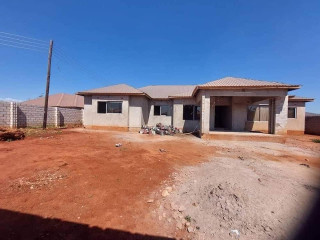 4-bedroom-house-for-sale-in-lilayi