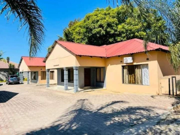 3-by-9-flats-for-sale-in-ibex-main-street-big-4