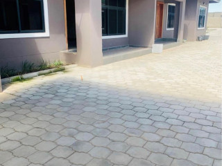 3-bedroom-flat-for-rent-in-ibex-meanwood