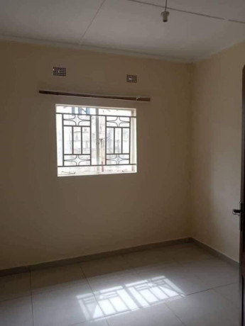 spacious-2-bedroom-flat-for-sale-in-chalala-big-7