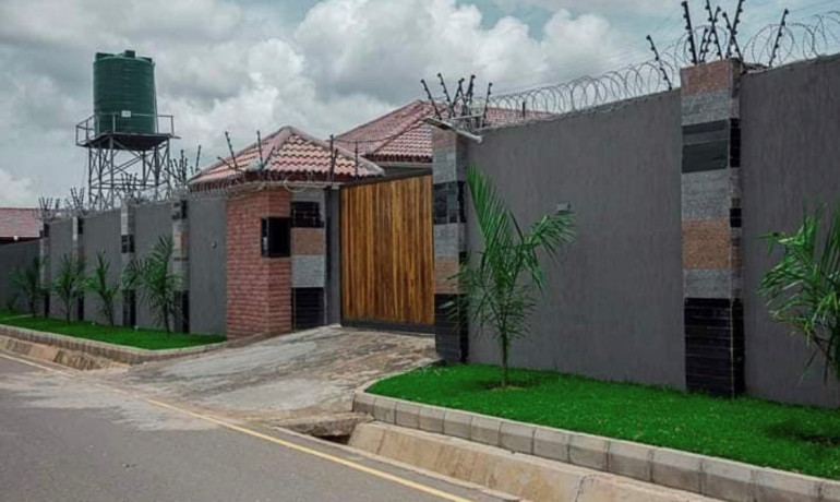 2-bedroom-apartments-for-sale-in-ibex-hill-big-0