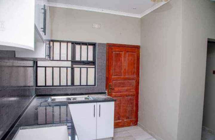3-bedroom-apartments-for-sale-in-chalala-big-2