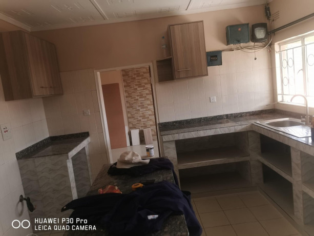 3-bedroom-flat-for-rent-in-libala-south-big-4