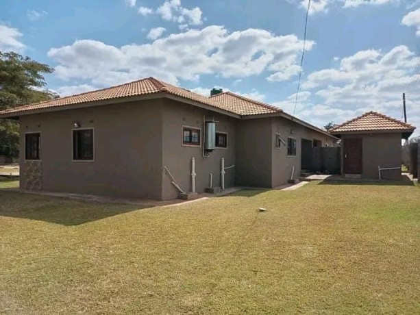 2-bedroom-flat-for-rent-in-makeni-big-5