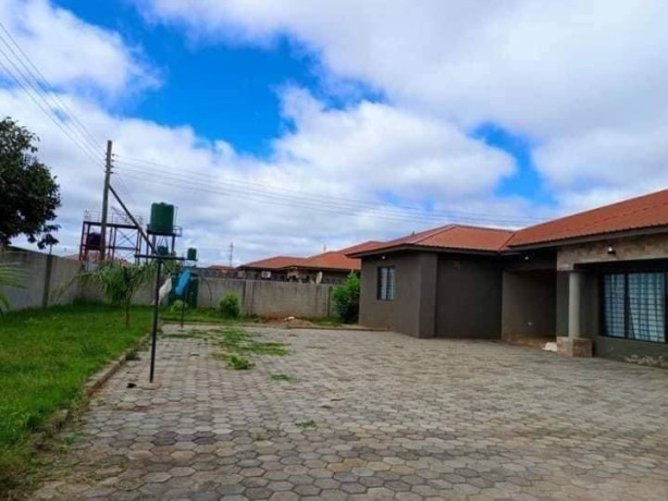 4-bedroom-house-for-sale-in-new-kasama-big-5