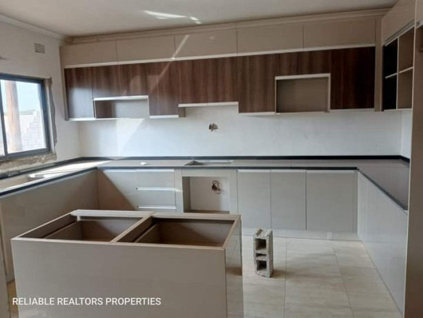 4-bedroom-house-for-sale-in-new-kasama-big-5