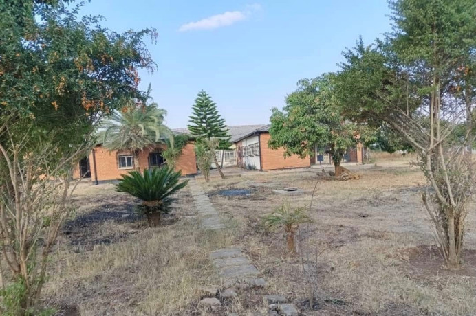 5-bedroom-house-for-sale-in-9-miles-big-5