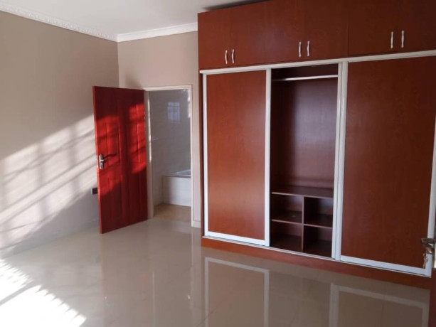 3-bedroom-flat-for-rent-in-chalala-big-2