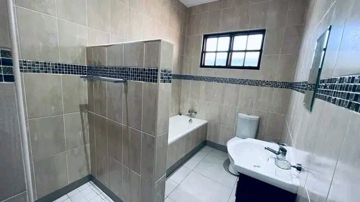 4-bedroom-house-for-rent-in-ibex-hill-big-4