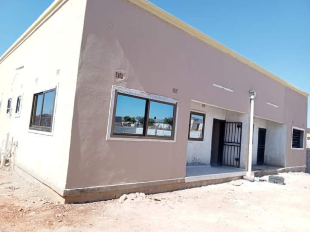 2-bedroom-flat-for-rent-in-chalala-big-3