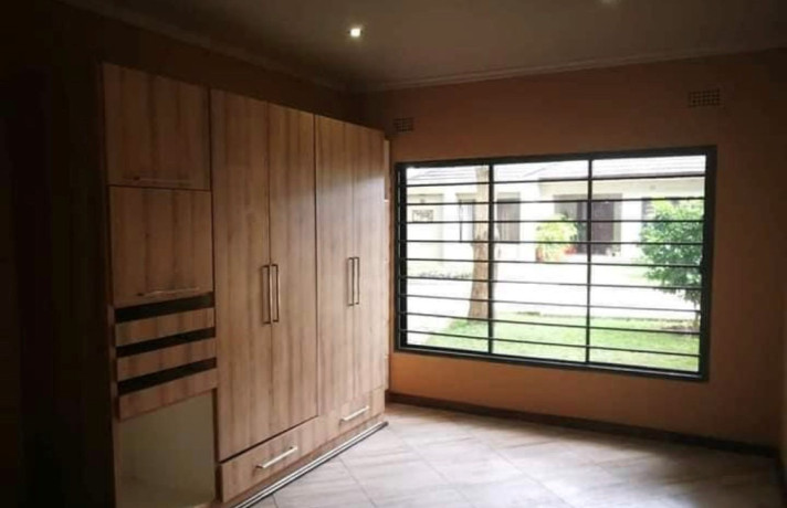 3-bedroom-flat-for-rent-in-makeni-big-5