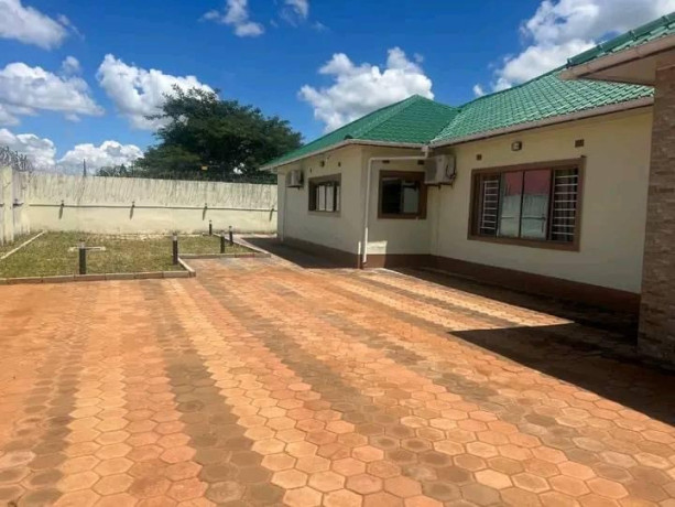 4-bedroom-house-for-rent-in-makeni-big-0