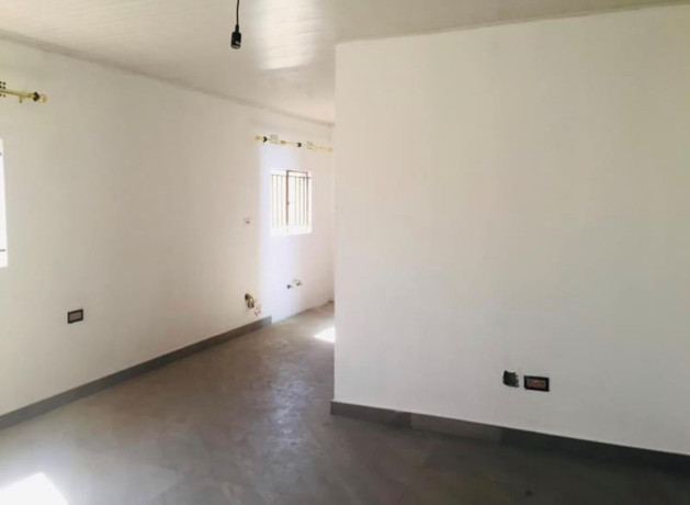 1-bedroom-flat-for-rent-in-makeni-big-5