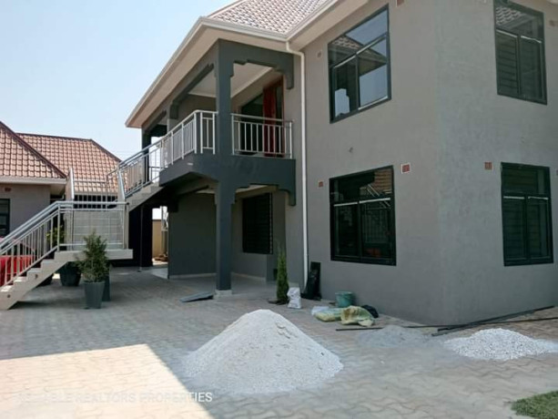 2-bedroom-flat-for-rent-in-chalala-big-2