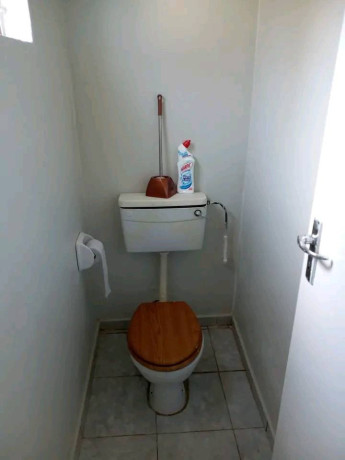 1-bedroom-flat-for-rent-in-makeni-big-3