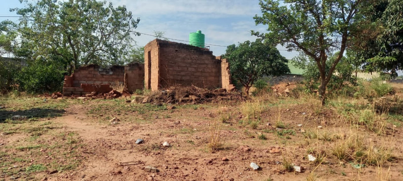 28m-by-28m-plot-for-sale-in-foxdale-big-3