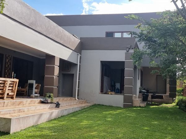 5-bedroom-stand-alone-house-for-rent-in-roma-park-big-0