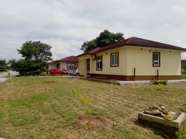 three-bedroom-house-in-silverest-gardens-big-2