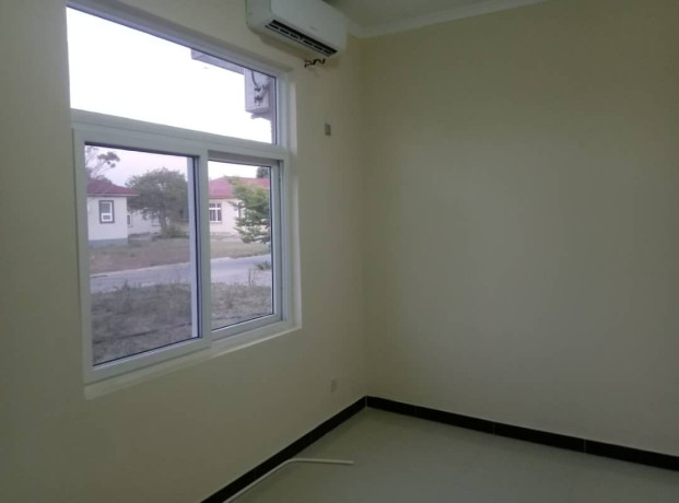 three-bedroom-house-in-silverest-gardens-big-5