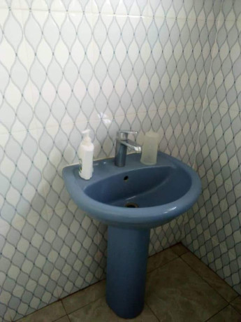 inside-room-for-rent-in-chalala-big-5