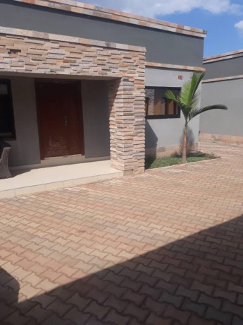 2-bedroom-flat-for-rent-in-chalala-big-2