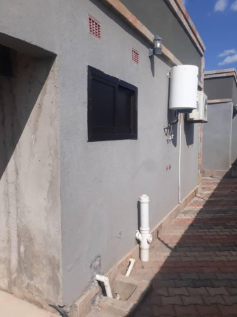 2-bedroom-flat-for-rent-in-chalala-big-4