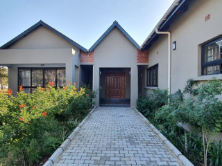 5-bedroom-house-for-sale-in-bonanza