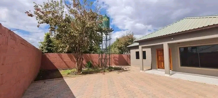 3-bedroom-house-for-sale-in-chalala-big-4