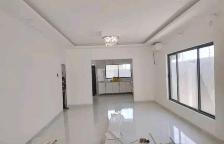 3-bedroom-flat-for-rent-in-chalala-big-3