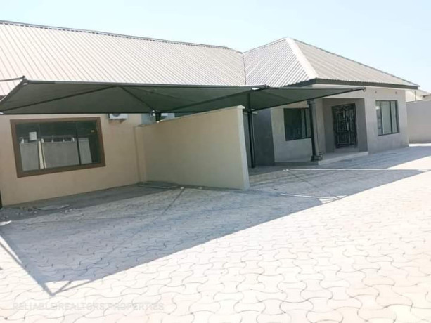 3-bedroom-flat-for-rent-in-chalala-big-1