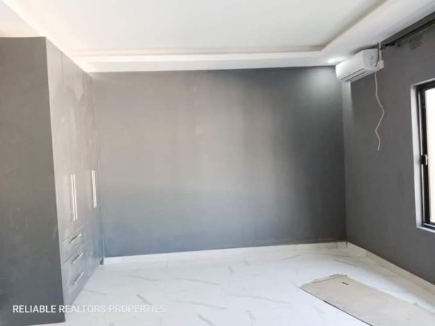 3-bedroom-flat-for-rent-in-chalala-big-4