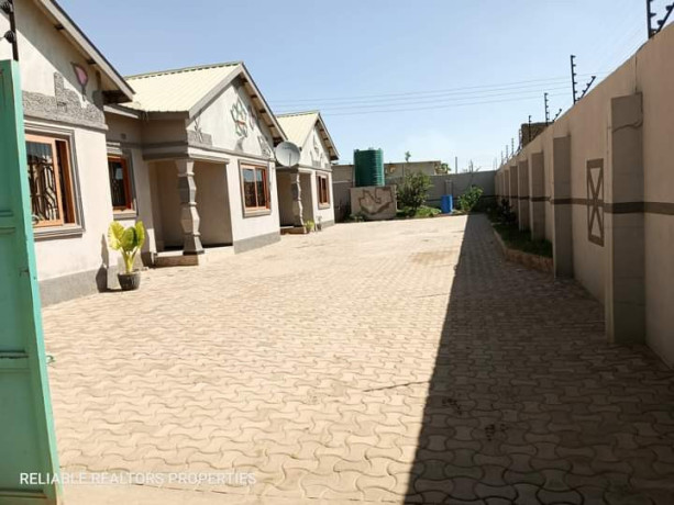 32-bedroom-flats-for-sale-in-chalala-big-5