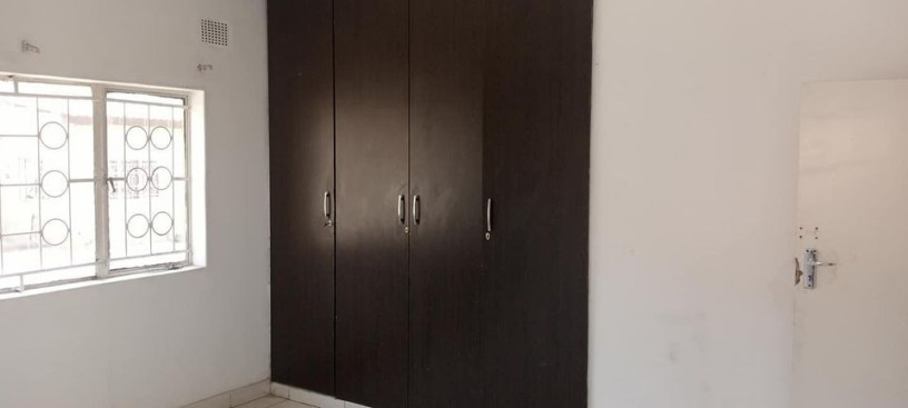 2-bedroom-flat-for-rent-in-villa-elizabetha-big-4