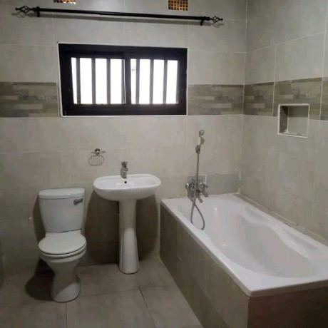 2-bedroom-house-for-rent-in-makeni-big-1