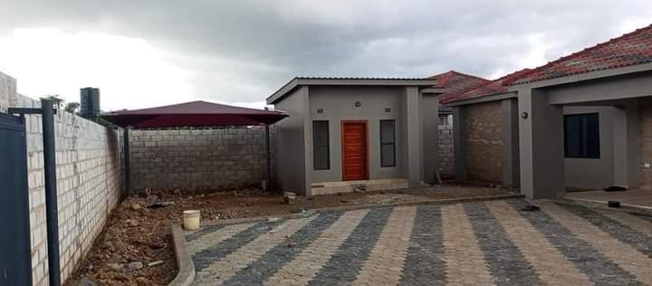 4-bedroom-house-for-sale-in-new-kasama-big-8