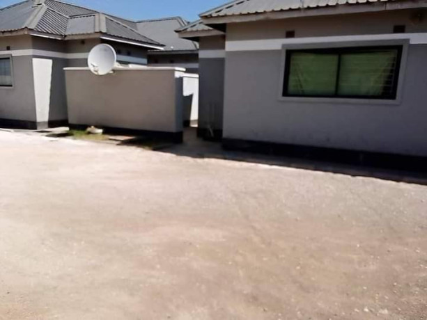 3-bedroom-flat-for-rent-in-chalala-big-6