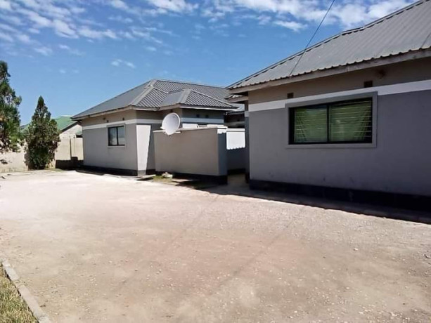 3-bedroom-flat-for-rent-in-chalala-big-3