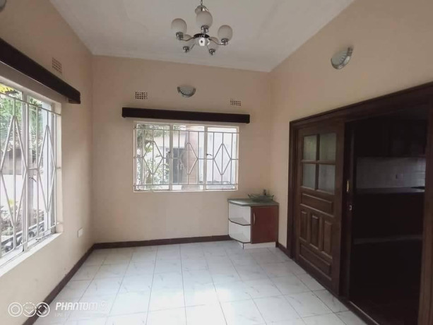 3-bedroom-apartment-for-rent-in-rhodes-park-big-7