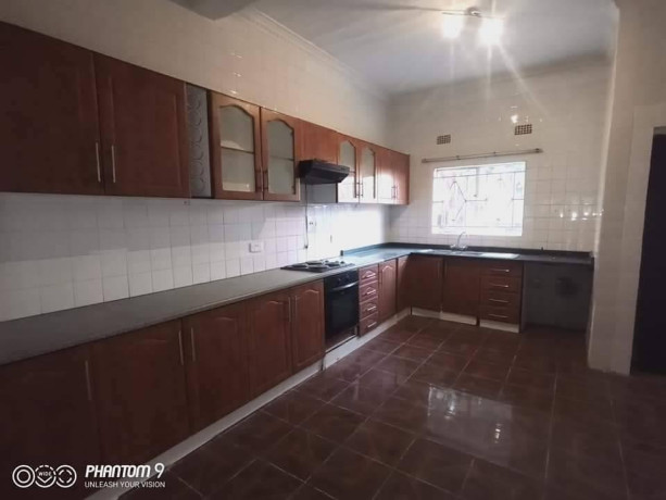 3-bedroom-apartment-for-rent-in-rhodes-park-big-4