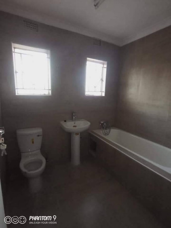 3-bedroom-apartment-for-rent-in-rhodes-park-big-9