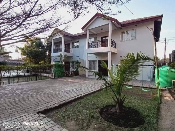 3-bedroom-apartment-for-rent-in-rhodes-park-big-0