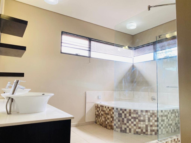 3-bedroom-townhouse-for-rent-in-sunningdale-big-7