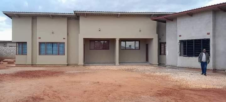 2-bedroom-flat-for-rent-in-chalala-big-5