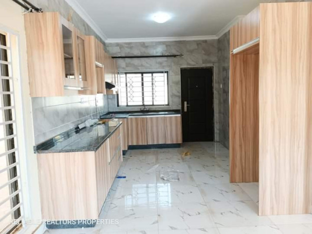 2-bedroom-flat-for-rent-in-chalala-big-5
