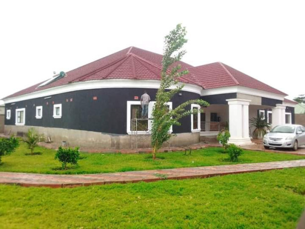 5-bedroom-flat-for-sale-in-chalala-big-2